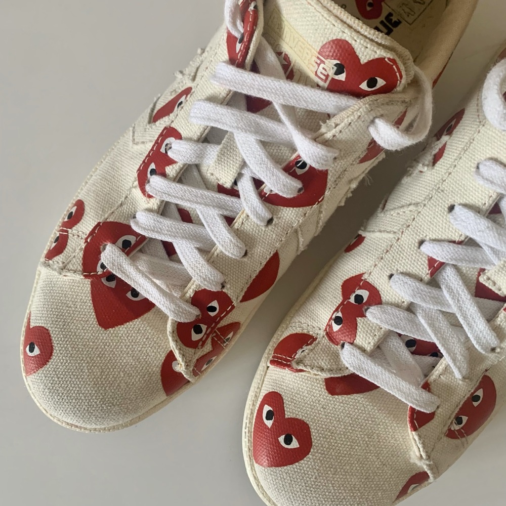 Converse Canvas Low-Top Sneakers with Red Heart Print